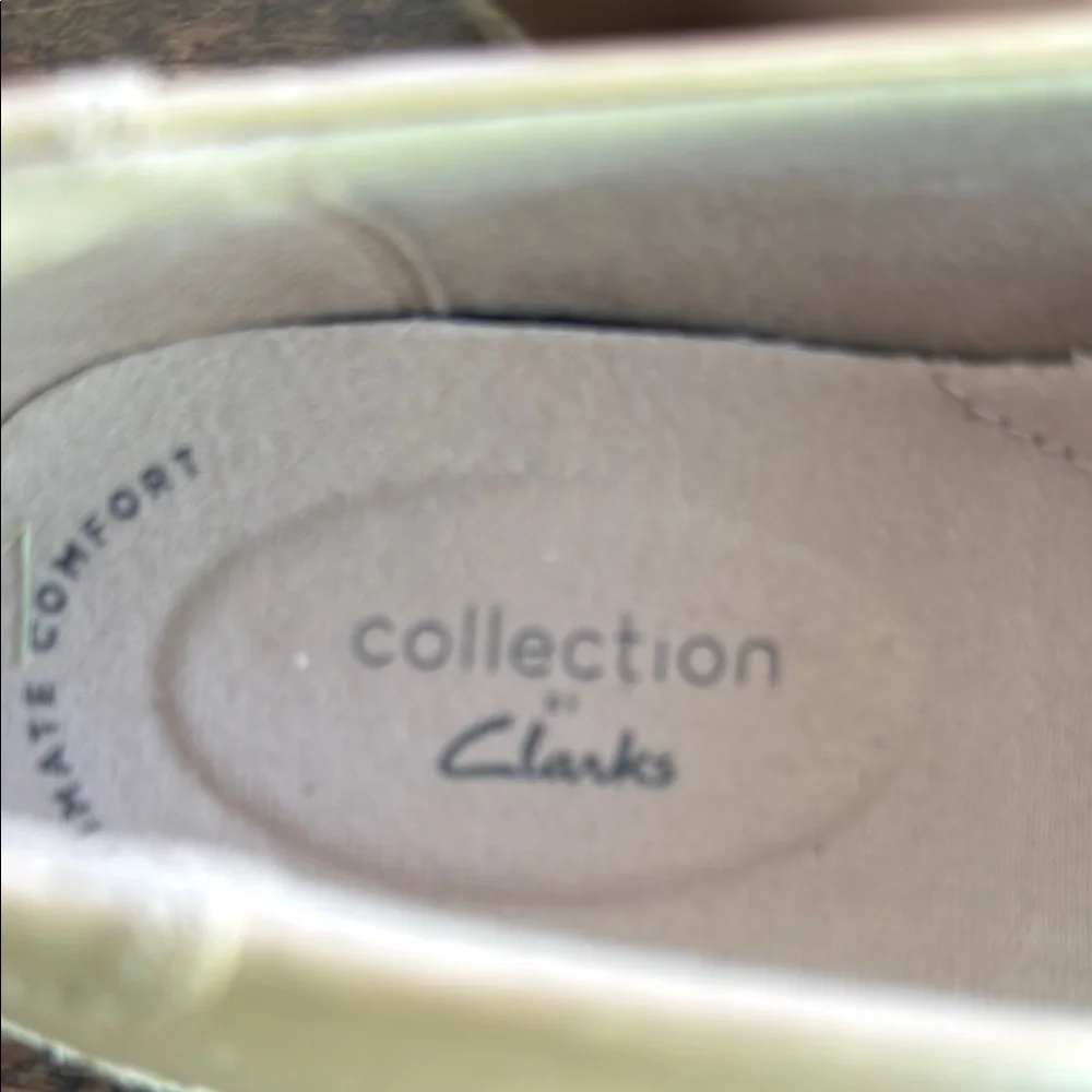 Collection by Clarks Women's Danelly Shine Sand Leather Flats Size 7 - Picture 5 of 7